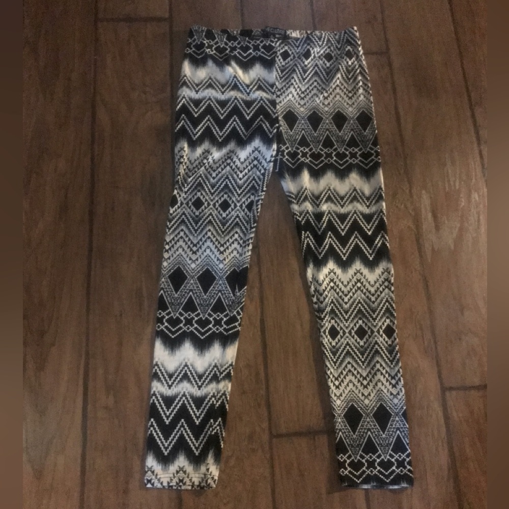 Tribal print leggings